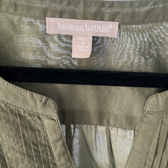 Pleat front blouse - Picture 3 of 4